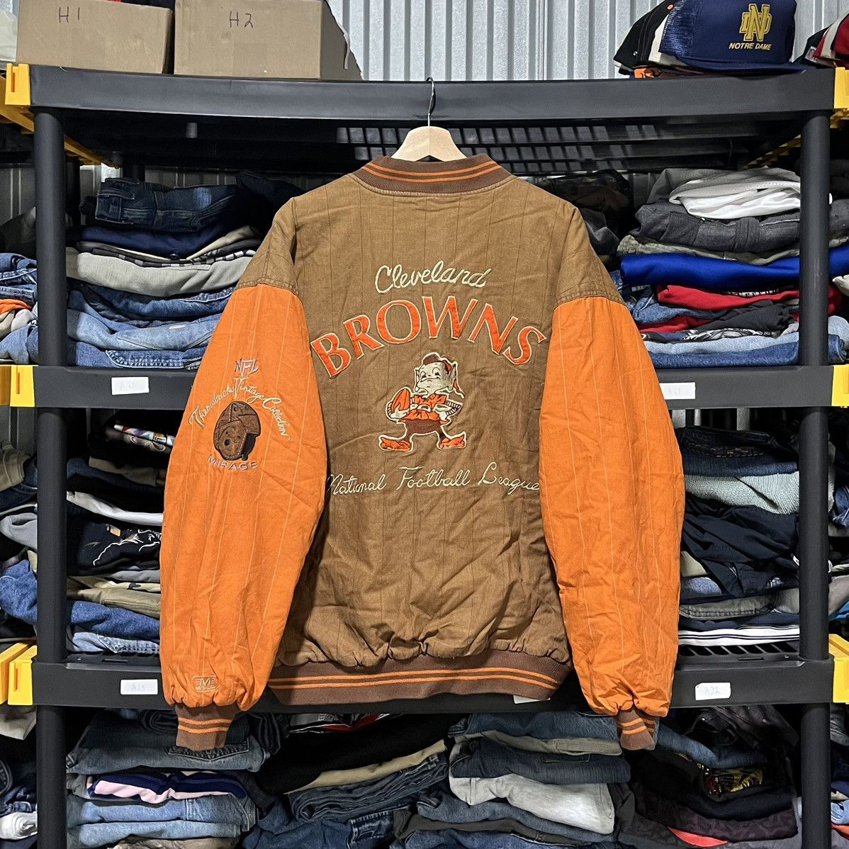 Mirage VINTAGE 90s CLEVELAND BROWNS MIRAGE NFL BOMBER JACKET XL Size US XL / EU 56 / 4 - 1 Thumbnail