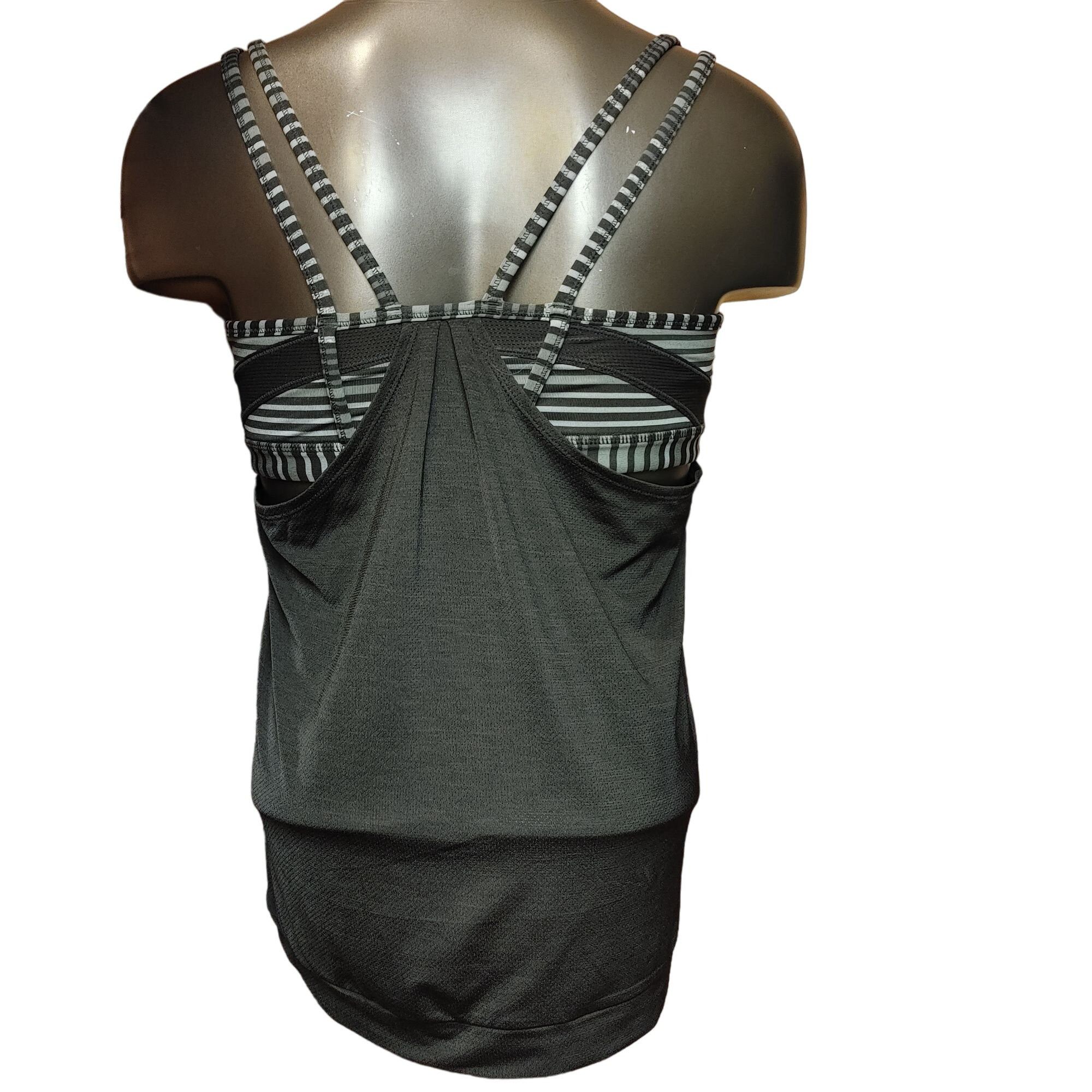 Athleta Athleta Women's Black Active Wear Built In Bra Tank Top Xs Size XS / US 0-2 / IT 36-38 - 2 Thumbnail