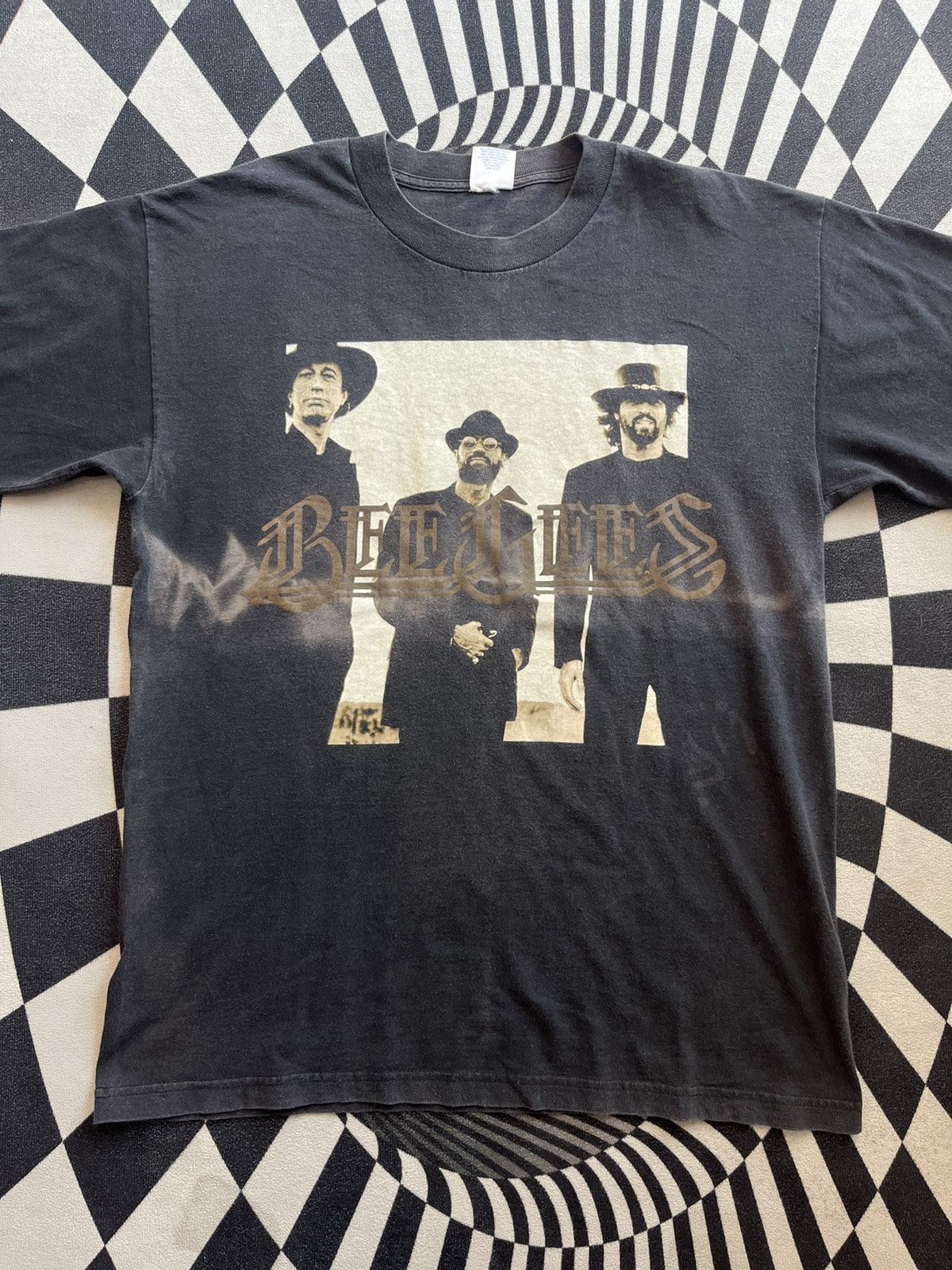 Band Tees Vtg BEE GEES One Night Only in LAS VEGAS 1997’s Tour Tshirt Size US L / EU 52-54 / 3 - 4 Thumbnail