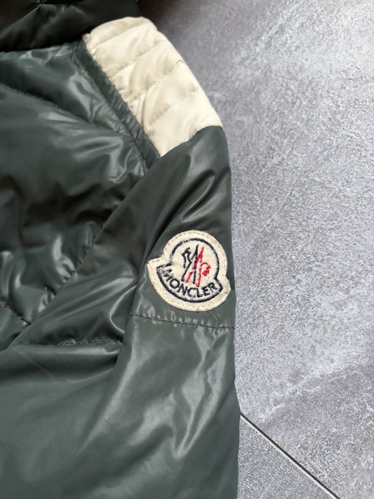 Moncler Moncler Austin Kids Two-Tone Down Puffer Jacket Size XXS / US 00 / IT 34 - 2 Thumbnail