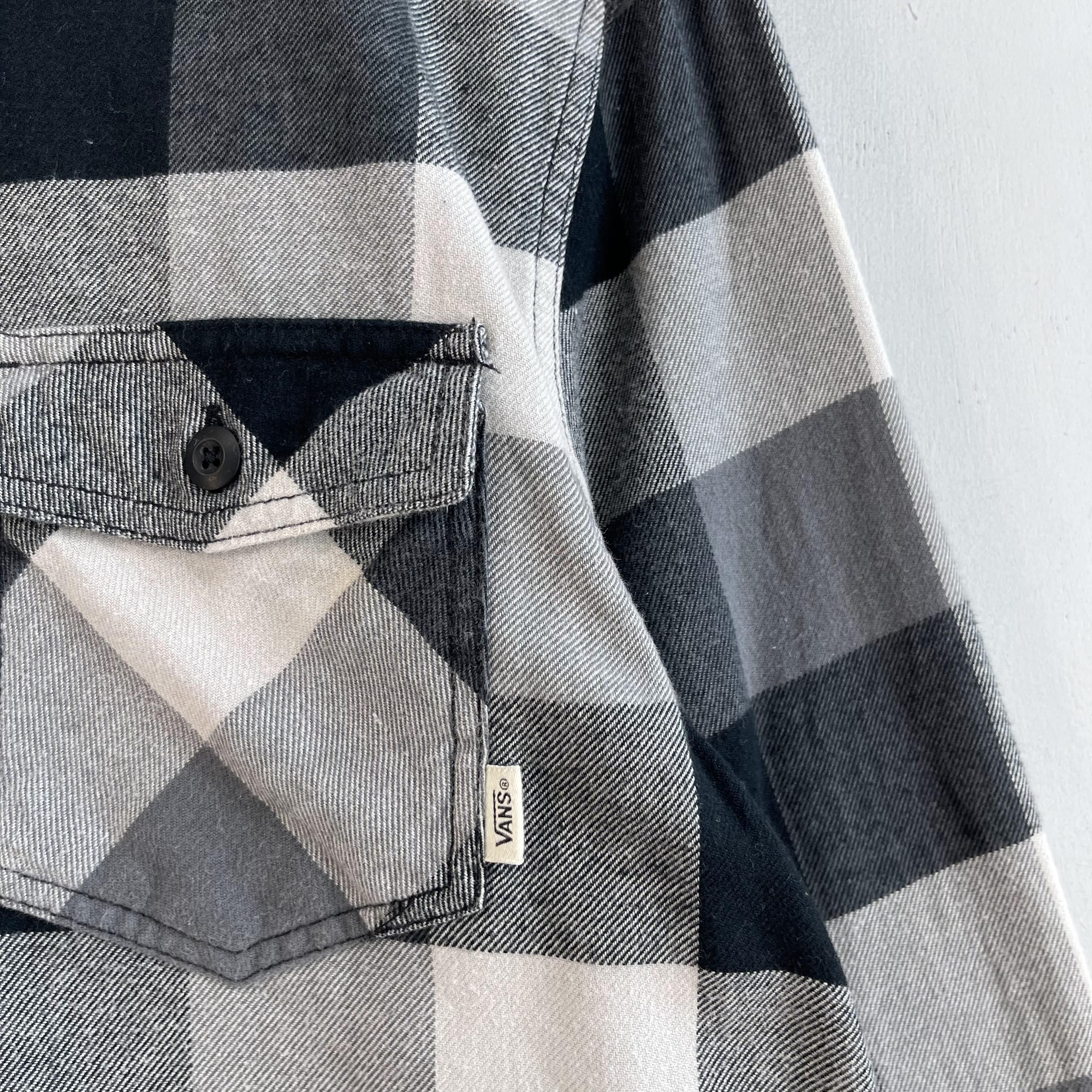 Flannel × Vans Vintage VANS Plaid Black/Gray Flannel Shirt Button Up Size US M / EU 48-50 / 2 - 3 Thumbnail