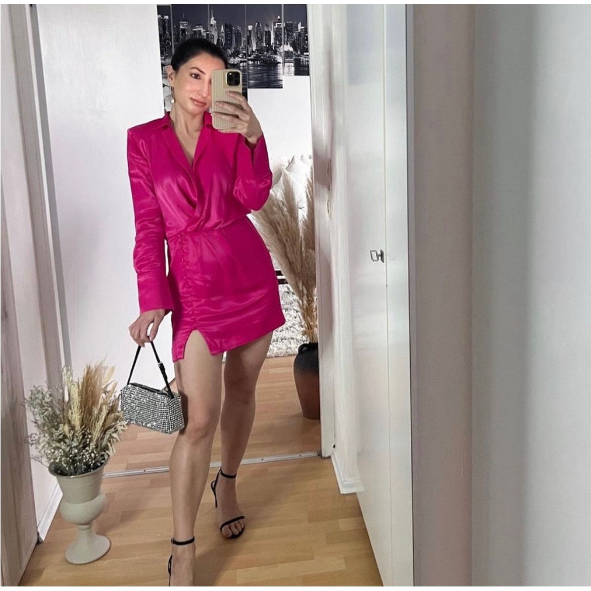 Zara ZARA BLOGGER FAVORITE BUTTONED WRAP DRESS FUCHSIA Size XS / US 0-2 / IT 36-38 - 7 Thumbnail