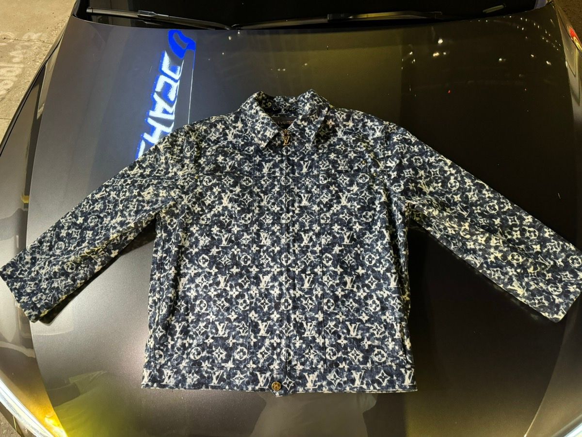 Louis Vuitton Monogram Denim Workwear Jacket Oil. Size 52