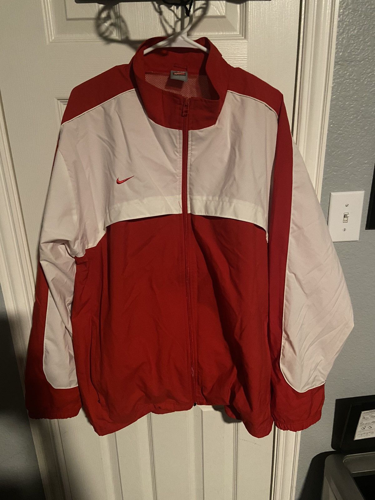 Red vintage nike windbreaker online