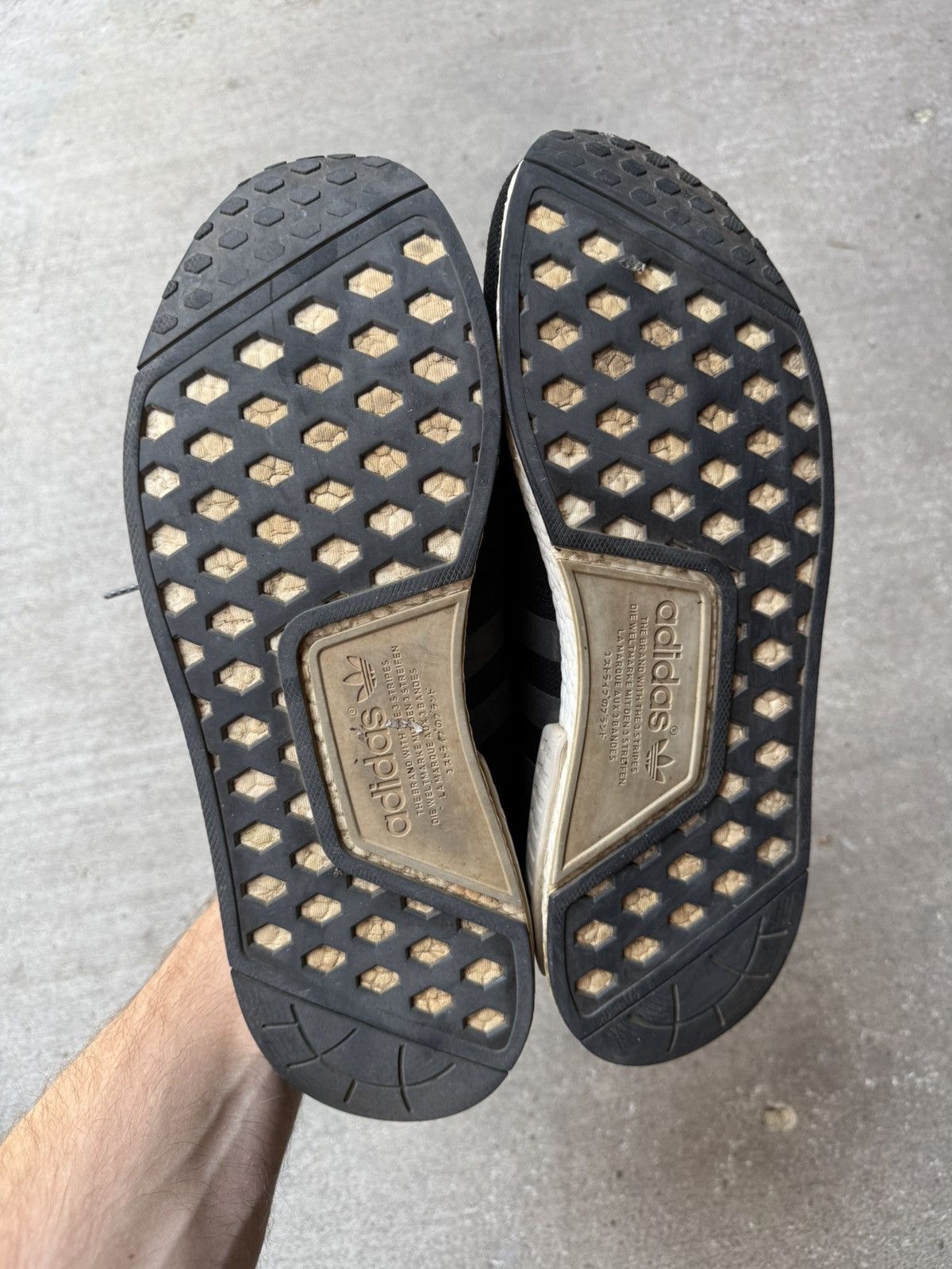 Adidas ADIDAS NMD R1 AUSTRALIA FOOTLOCKER EXCLUSIVE BLACK SAND 14 M Size US 14 / EU 47 - 5 Thumbnail