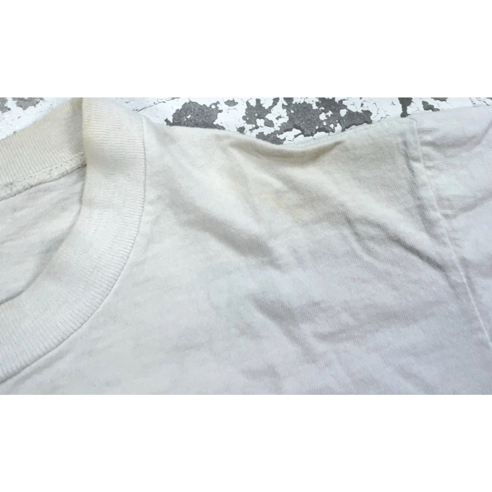 Vintage VINTAGE Desert Storm Shirt Men L White Tee Short Sleeve Crew Neck Graphic Print 90s Grunge USA Stain/Faded Size US L / EU 52-54 / 3 - 5 Thumbnail