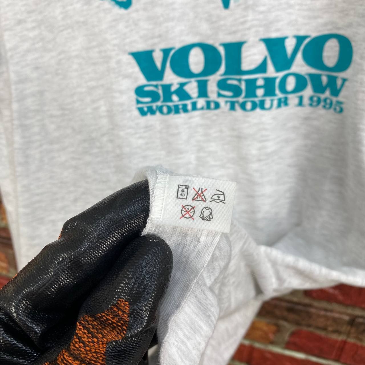 Vintage Vintage 1995 Volvo ski show single stitch Size US M / EU 48-50 / 2 - 9 Thumbnail
