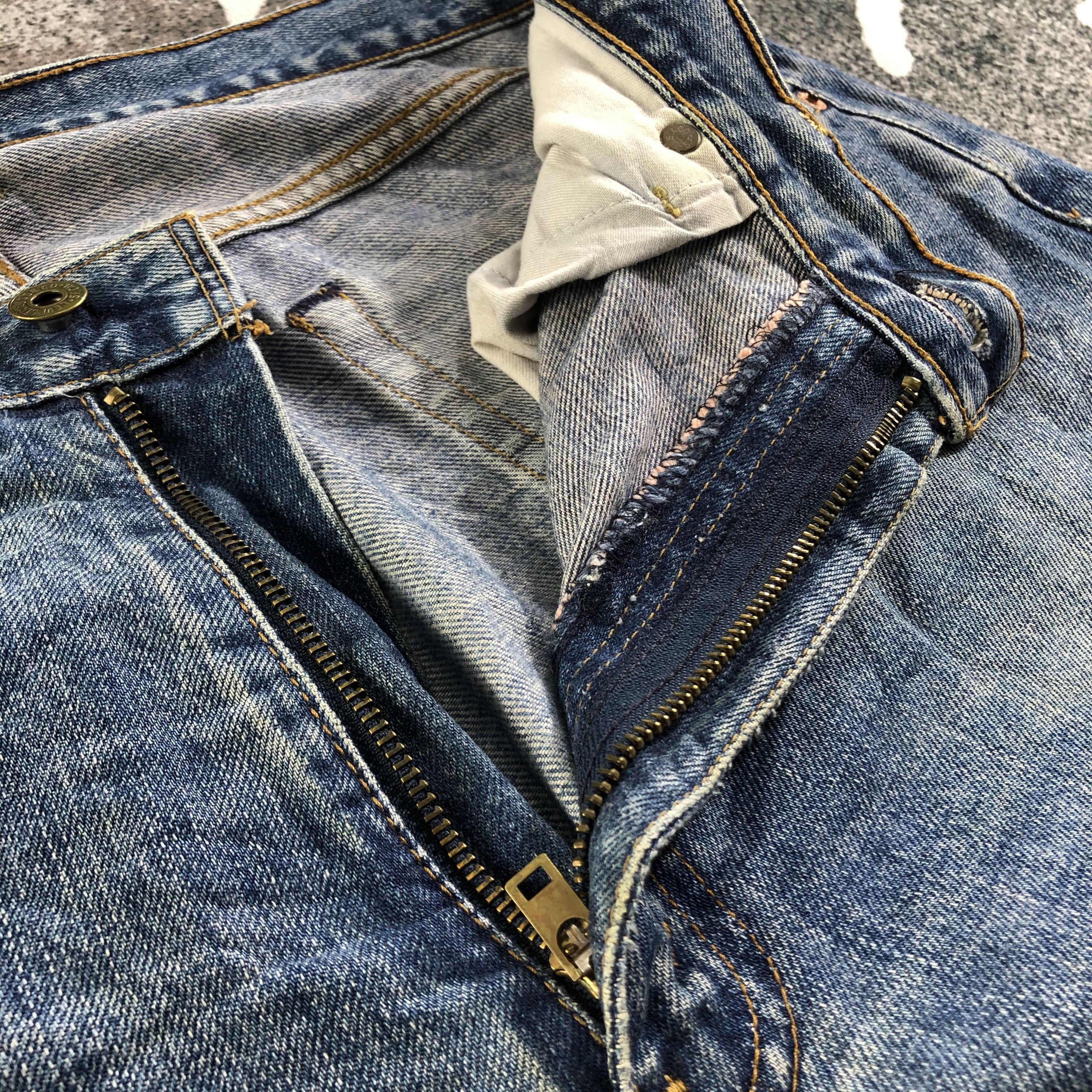 Levi's Vintage Levis 503 Redline Jeans Ripped Selvedge Denim KJ2856 Size US 34 / EU 50 - 8 Thumbnail