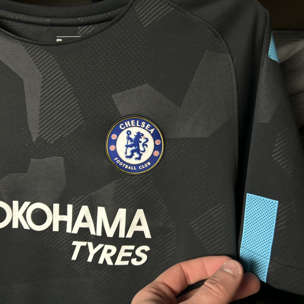 Nike Nike FC Chelsea 2017 Courtois player 17 home soccer jersey Size US S / EU 44-46 / 1 - 5 Thumbnail