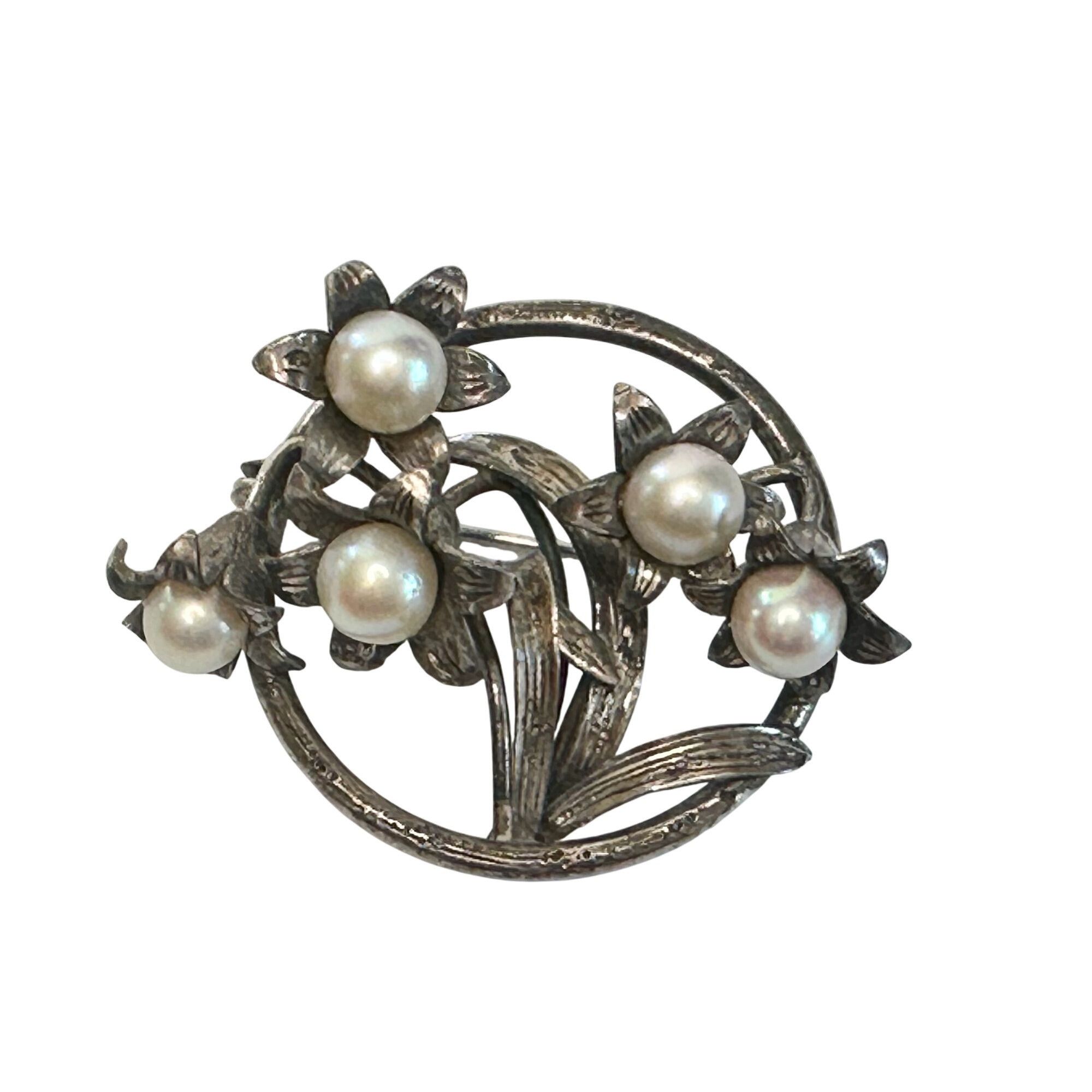Other Vintage Round Silver Tone Brooch with Faux Pearls and Flower Size ONE SIZE - 10 Thumbnail