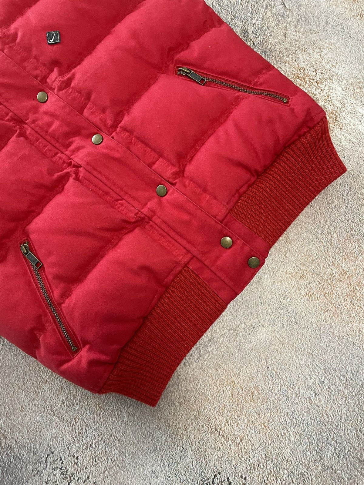 Nike Vintage Nike Small Swoosh Nylon Puffer Vest Size M / US 6-8 / IT 42-44 - 4 Thumbnail