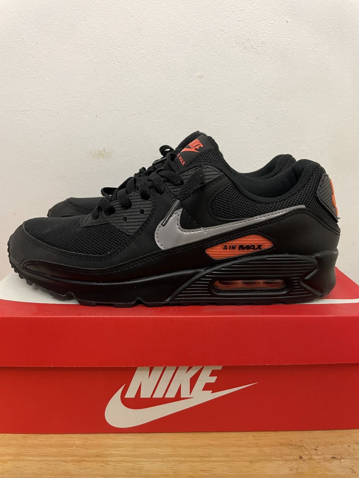 Nike Nike Air Max 90 Size US 12 / EU 45 - 4 Thumbnail