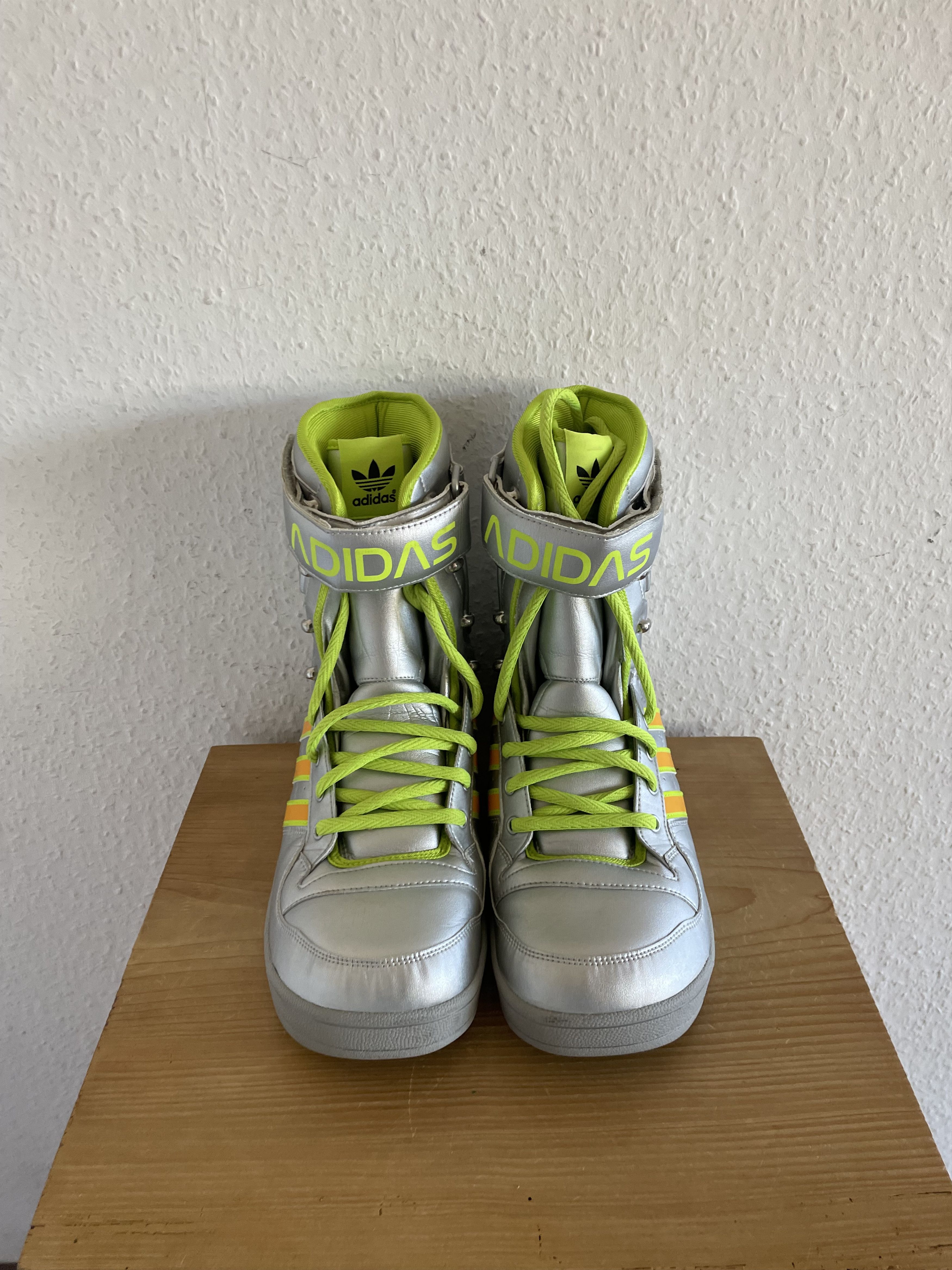 Adidas × Jeremy Scott JS Snow Moon Boot Silver Neon Size US 9.5 / EU 42-43 - 2 Thumbnail