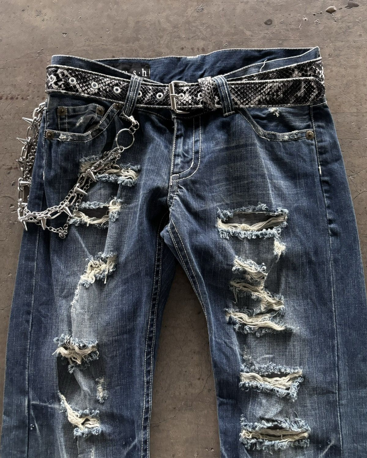 If Six Was Nine × Japanese Brand × Le Grande Bleu (L.G.B.) 2000s B.r.u.s.h Distressed Blue Denim Jeans Size US 30 / EU 46 - 4 Thumbnail