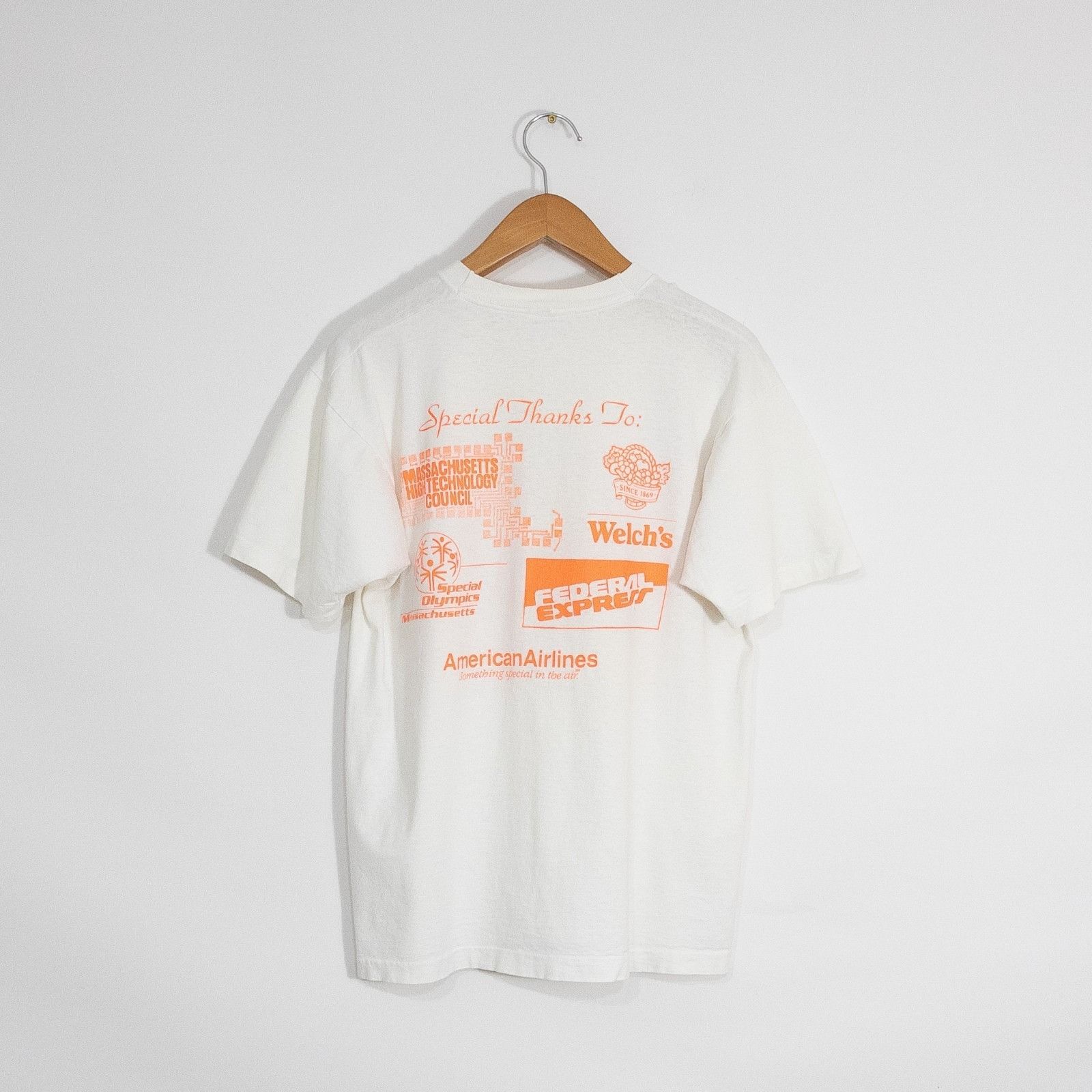 Vintage Vintage 90s Stouffers Bedford Glen Hotel Running Tee Large Size US L / EU 52-54 / 3 - 6 Thumbnail