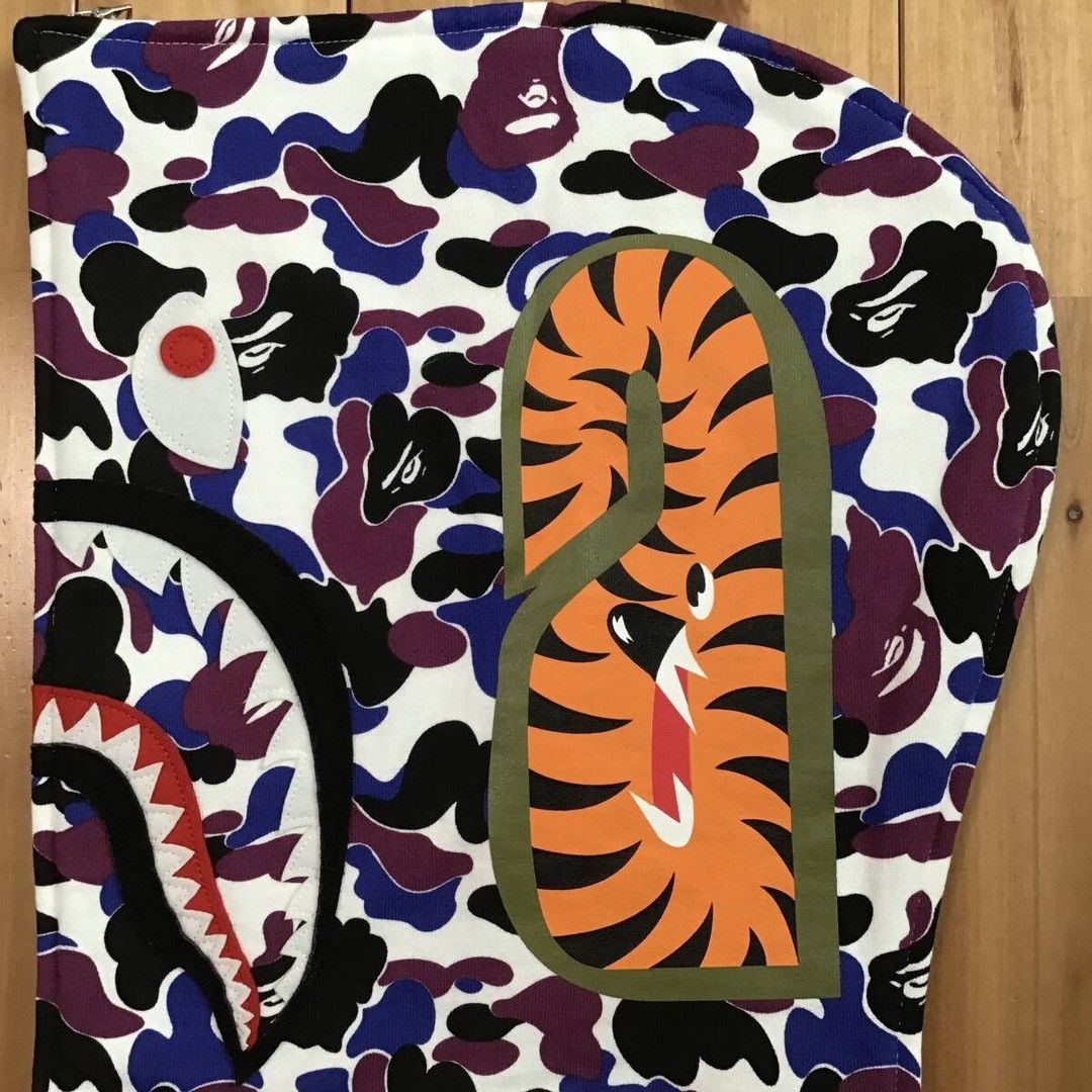 Bape 2024 🔥Hong Kong Store Camo🔥 BAPE shark full zip hoodie APE Size US L / EU 52-54 / 3 - 6 Thumbnail