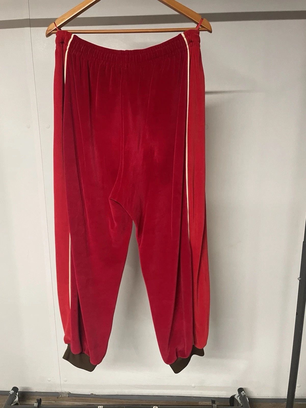 Gucci Gucci GG Velvet Track Pants Red White Logo XL Size 25" / US 0 / IT 36 - 4 Thumbnail