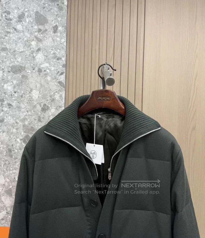 Hermes Hermes Knitted collar cashmere down jacket, 100% cashmere, Size US M / EU 48-50 / 2 - 3 Thumbnail