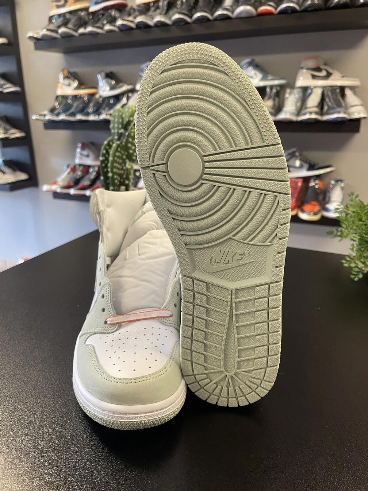 Jordan Brand Size 10.5w - Jordan 1 Retro High OG Seafoam 2021 CD0461-002 Size US 10.5 / IT 40.5 - 7 Thumbnail