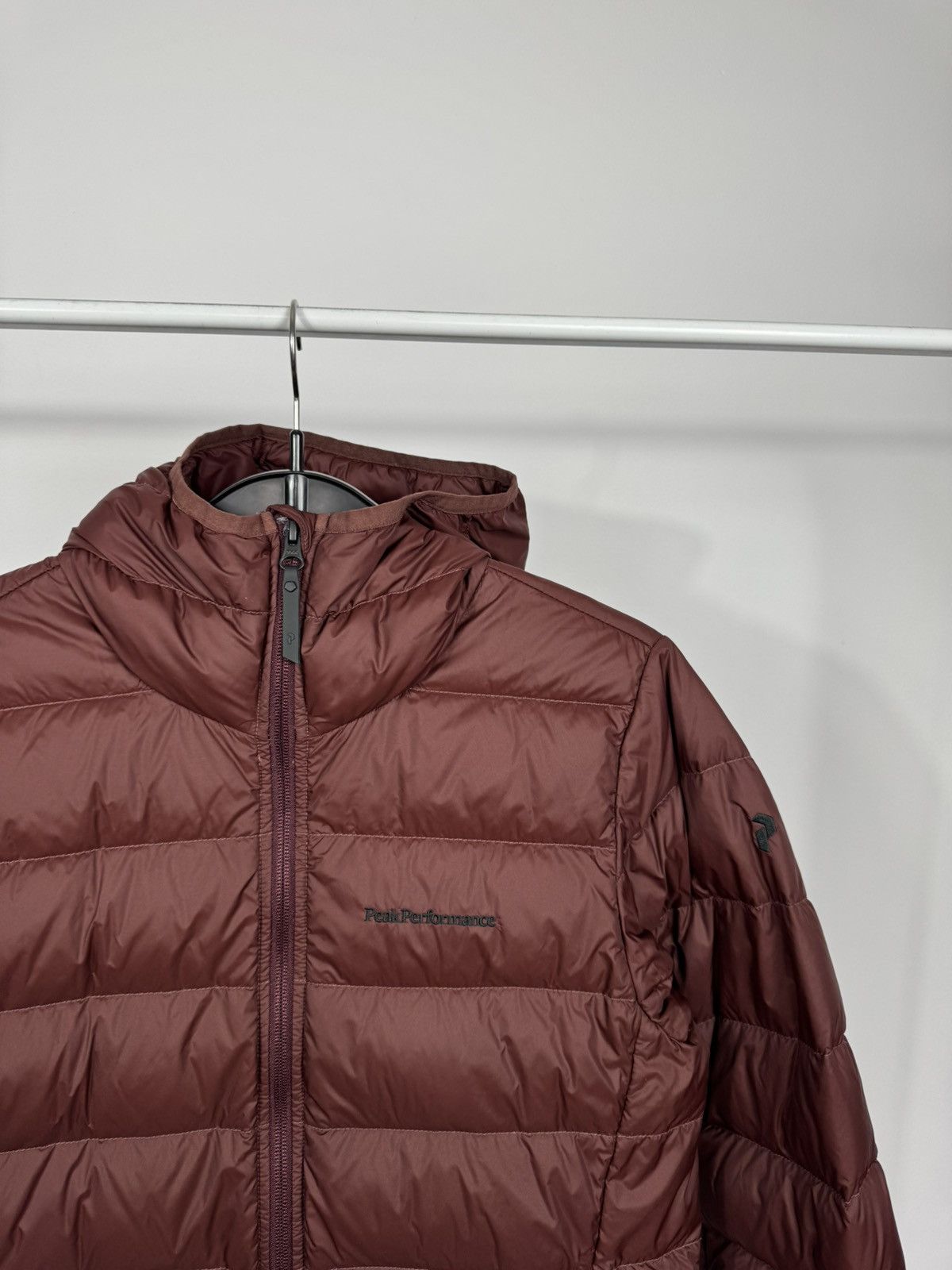 Peak Performance Peak Performance Women Hooded Down Puffer Jacket Burgundy M Size M / US 6-8 / IT 42-44 - 4 Thumbnail