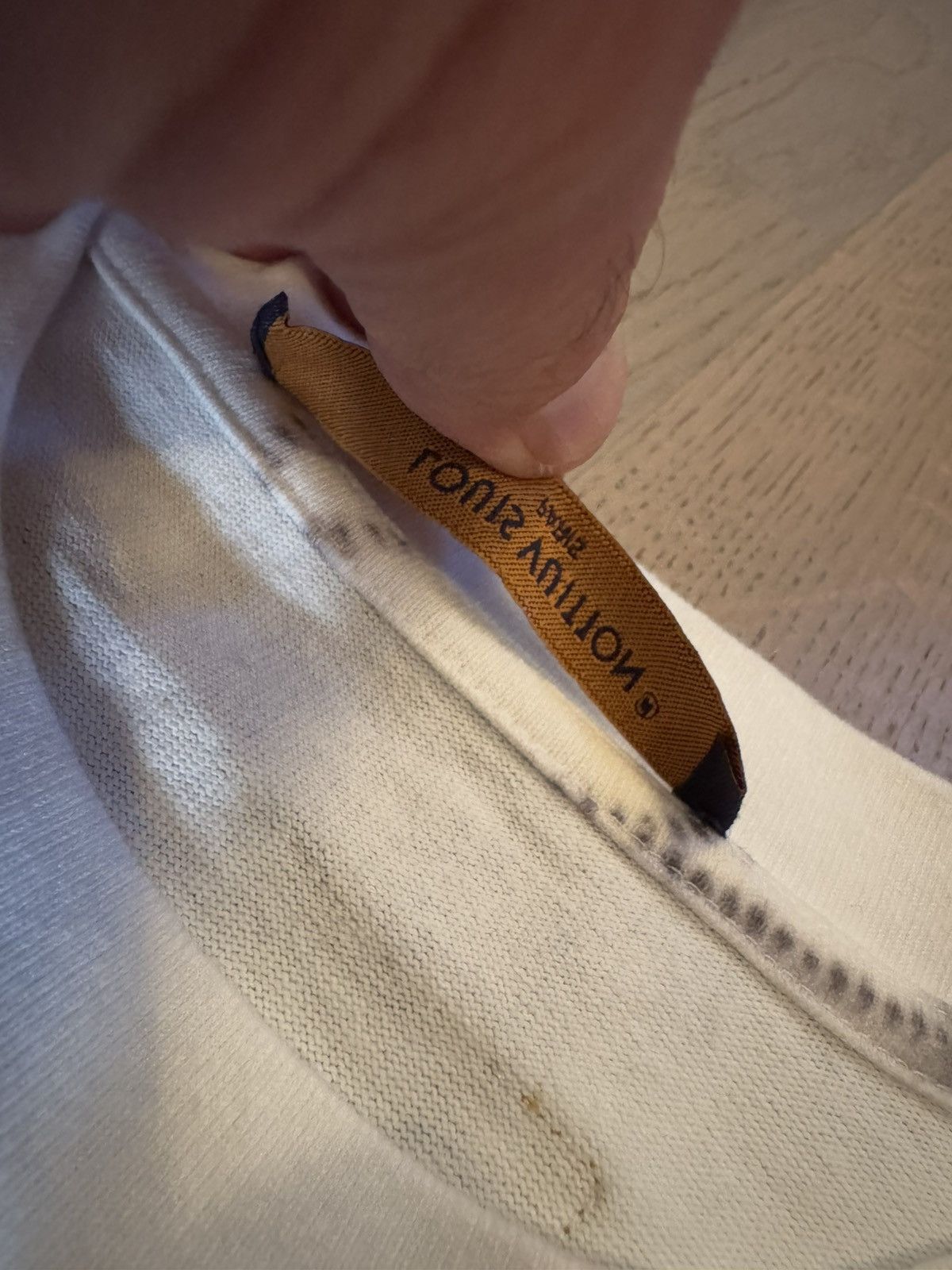 Louis Vuitton LOUIS VUITTON tshirt , real measurements by tape in photos Size US M / EU 48-50 / 2 - 22 Thumbnail