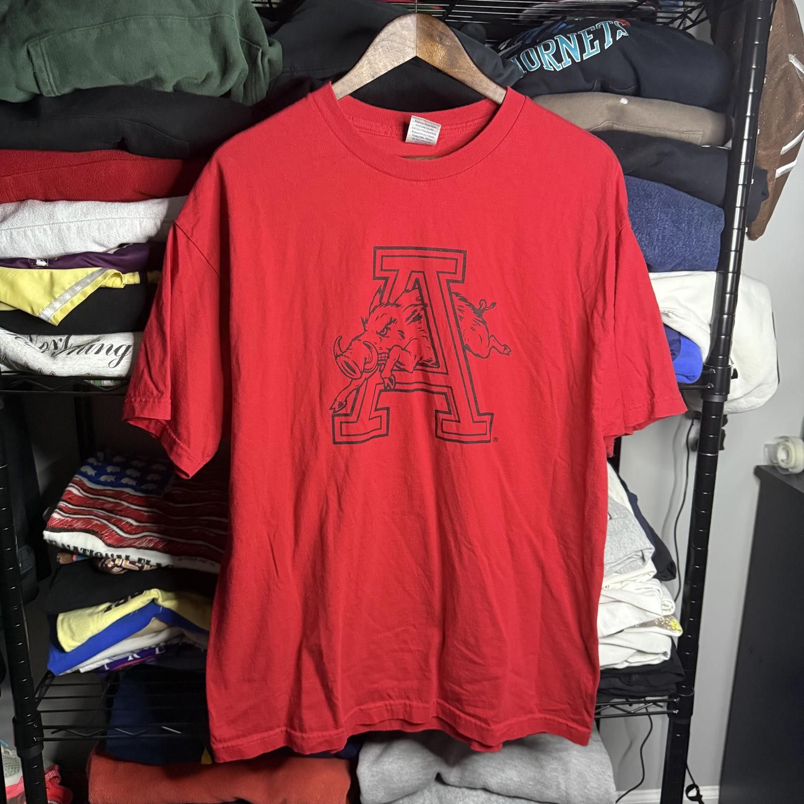 Steve And Barrys Vintage Red Arkansas Razorbacks T-Shirt by Steve & Barry's Size US XL / EU 56 / 4 - 1 Thumbnail