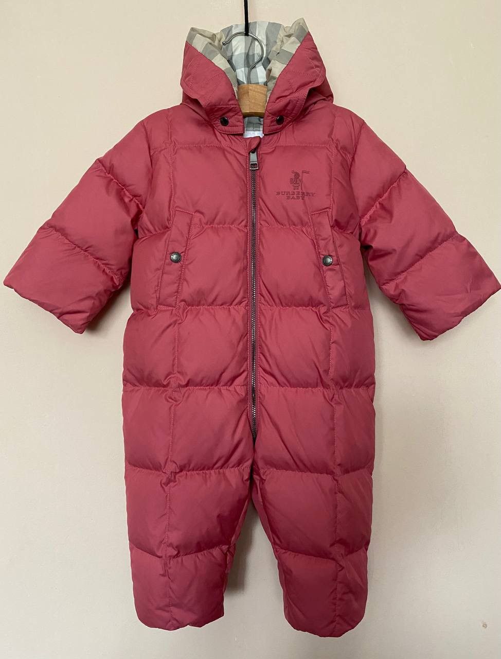 Burberry Burberry Baby Skylar Down Puffer Snowsuit Peony Rose 9M Size XXS / US 00 / IT 34 - 1 Thumbnail