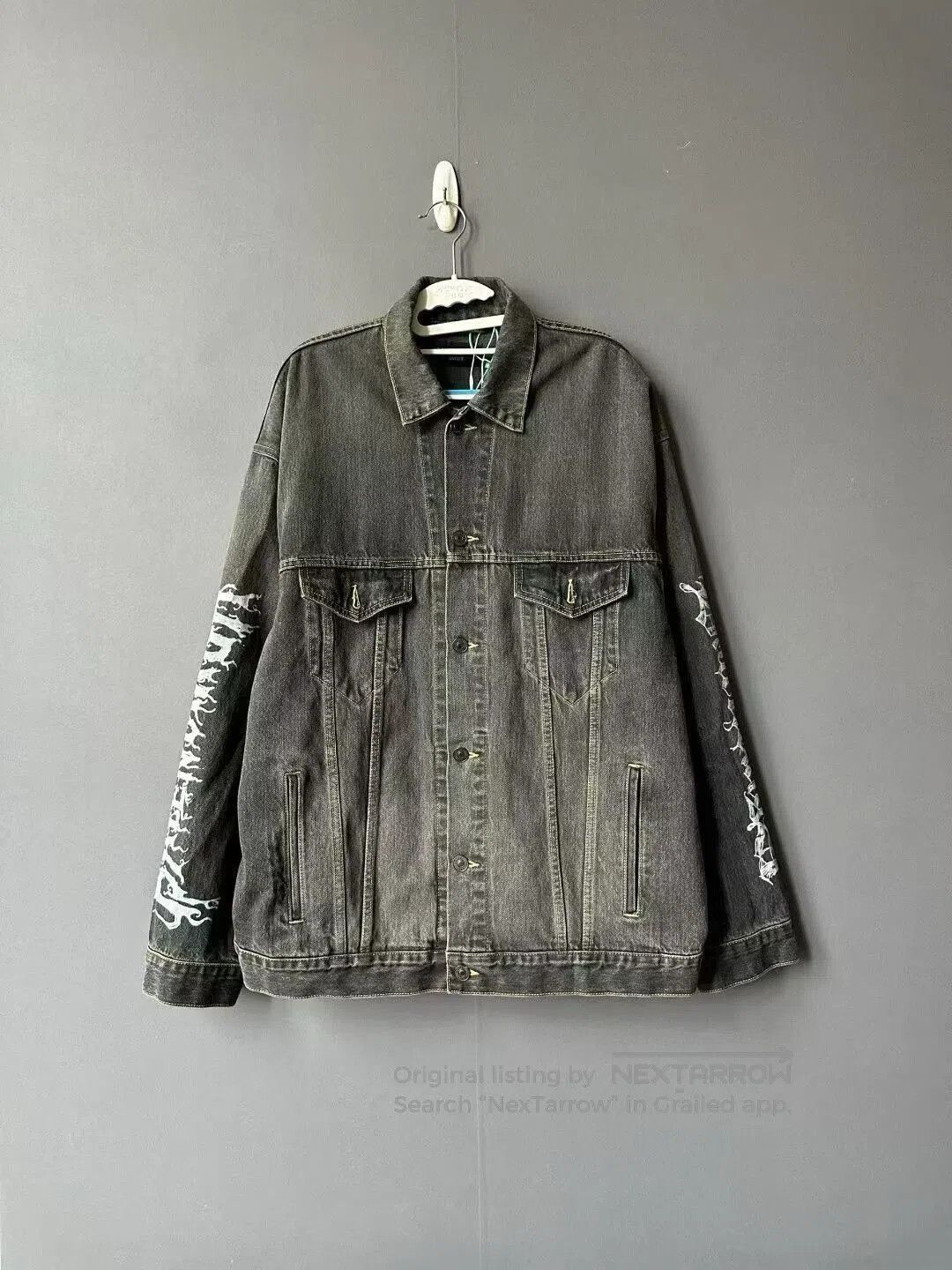 Balenciaga balenciaga graffiti denim jacket in black. Size US XS / EU 42 / 0 - 1 Thumbnail