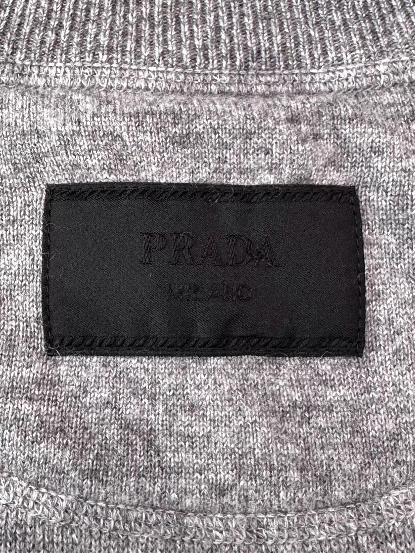 Prada Prada gray cashmere sweater, embroidered triangle logo, 50 Size US M / EU 48-50 / 2 - 5 Thumbnail