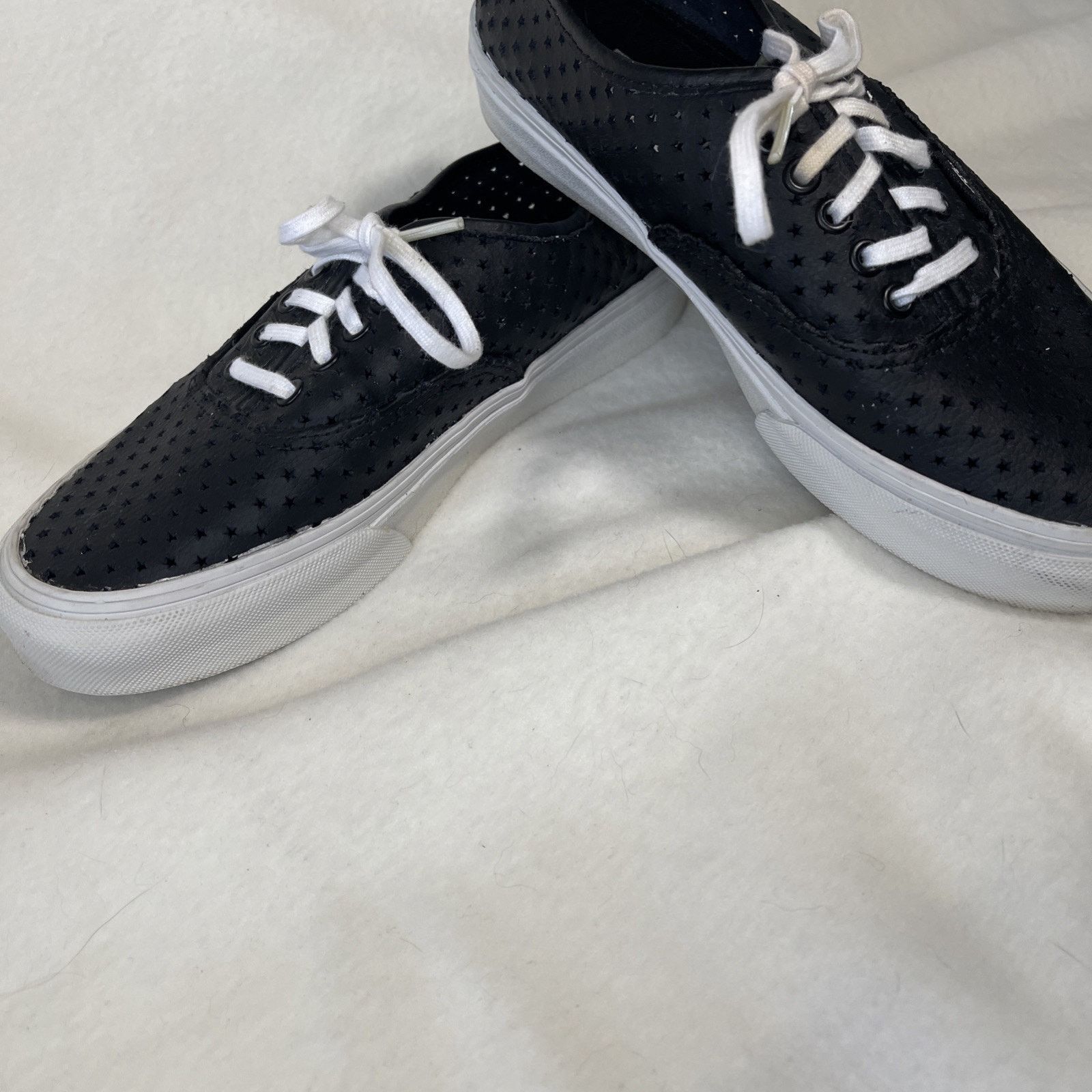 Vans Vans Authentic Perforate Leather Skate Shoes Women’sSz 7.5 Size US 6 / IT 36 - 2 Thumbnail