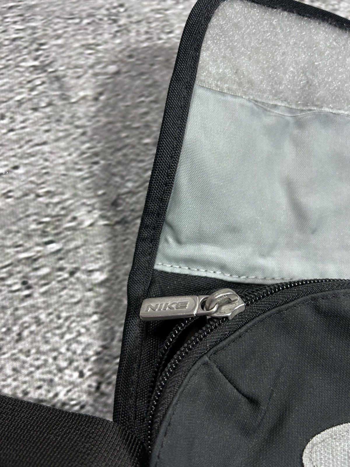 Nike × Vintage Nike shoulder bag vintage black Y2K TN Size ONE SIZE - 3 Thumbnail