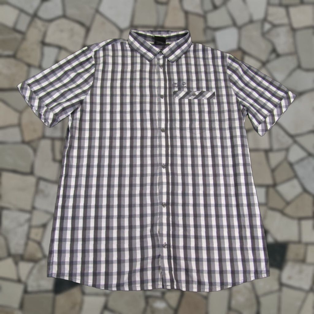 Jack Wolfskin Jack Wolfskin Shirt Mens Extra Large Gray Plaid Button Up UV Shield Lightweight Size US XL / EU 56 / 4 - 1 Thumbnail