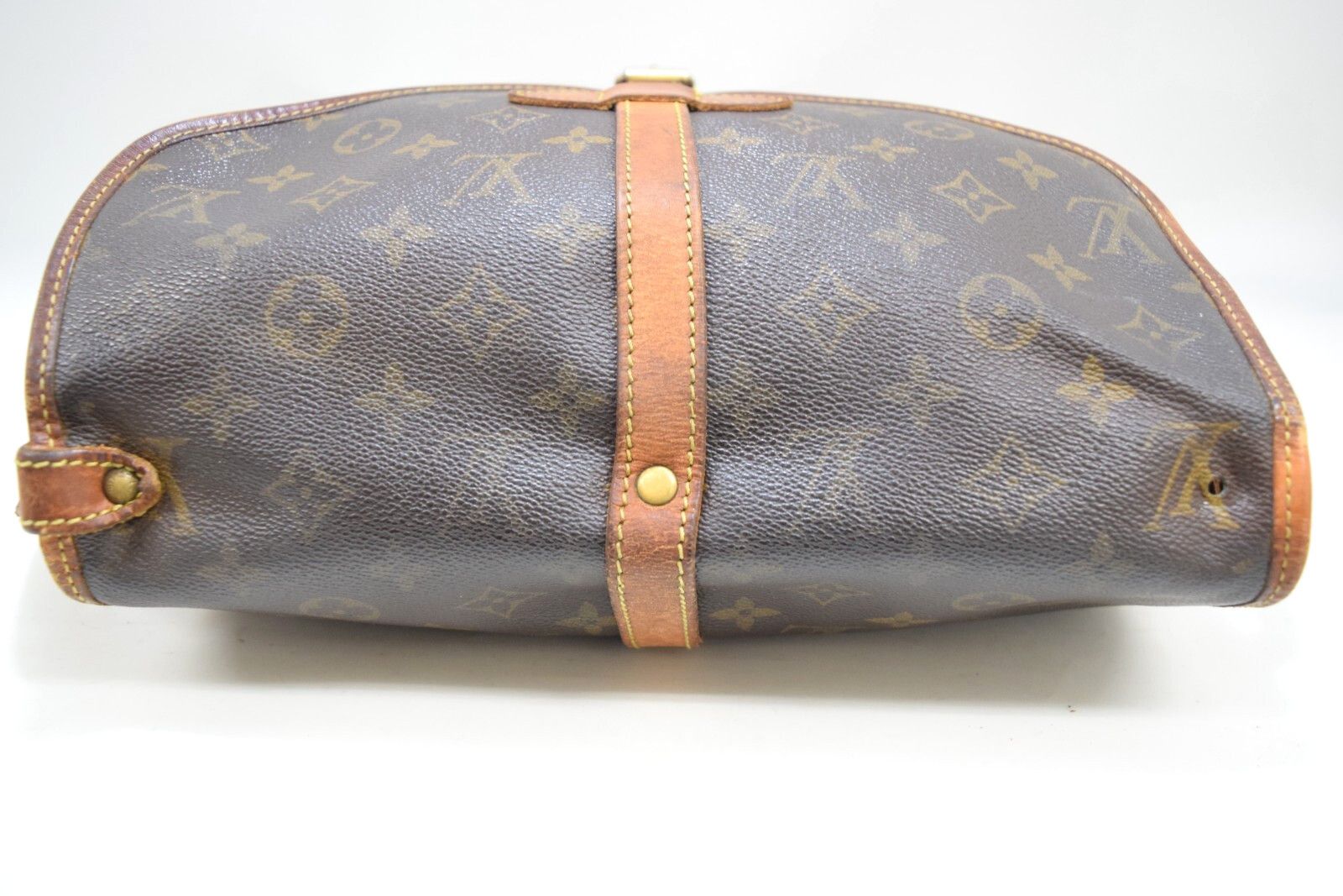 Louis Vuitton LV Saumur 30 Crossbody Bag Monogram Canvas M42256 Size ONE SIZE - 3 Thumbnail