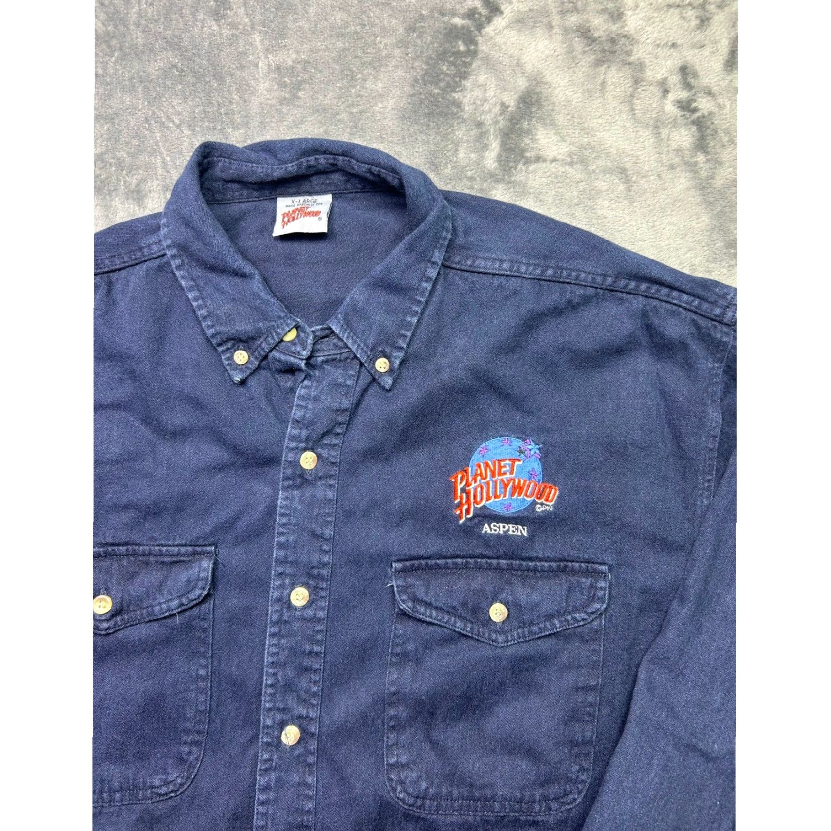 Planet Hollywood VINTAGE Planet Hollywood Aspen Button-Up Shirt XL Navy Embroidered Logo, Cotton Twill, Long Sleeve, Button-Down, Casual Mens, 90s Retro Size US XL / EU 56 / 4 - 3 Thumbnail
