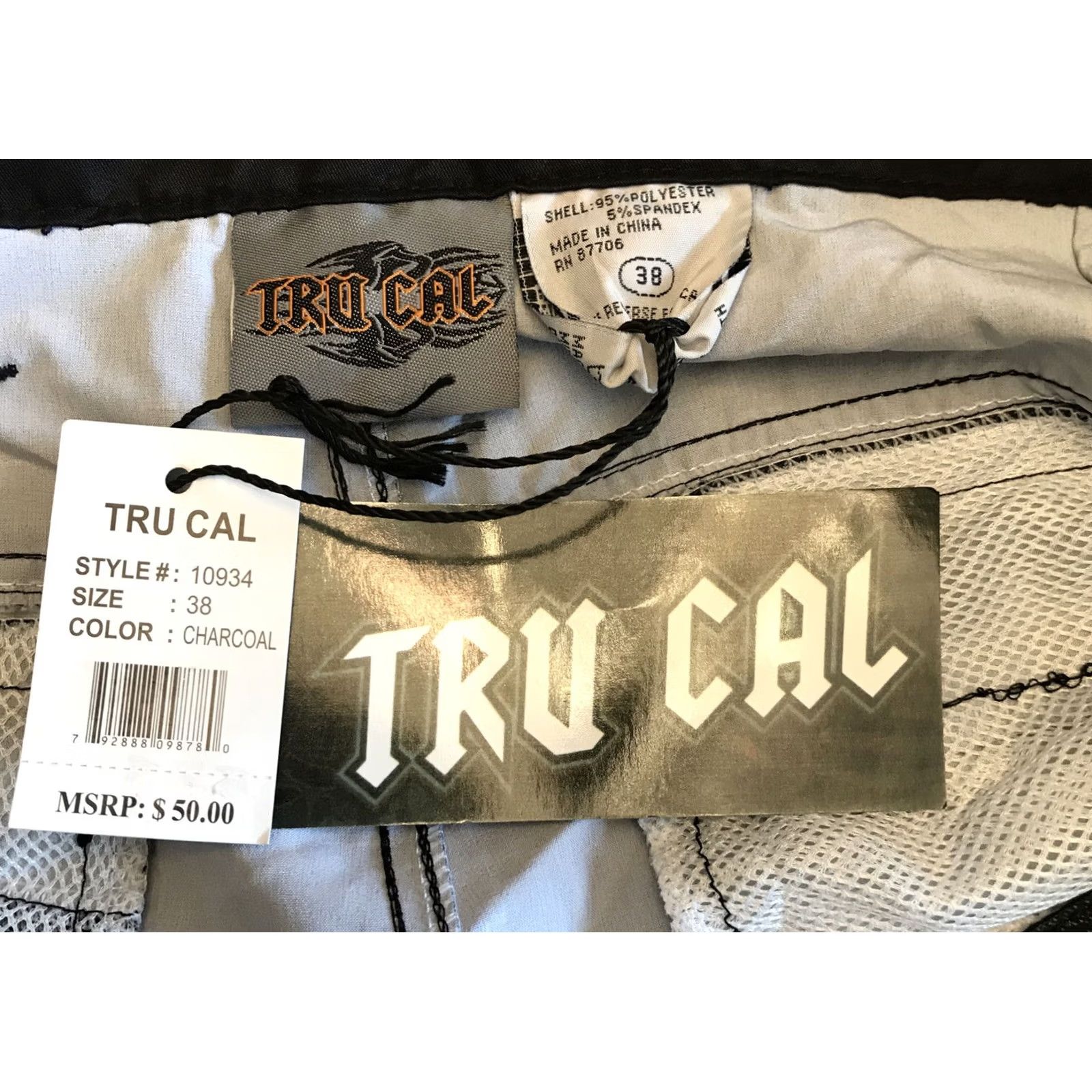 Vintage tru cal Bermuda shorts Men 38 Black NWT Regular Bermuda Charcoal Black NWT Mens Size US 38 / EU 54 - 3 Thumbnail