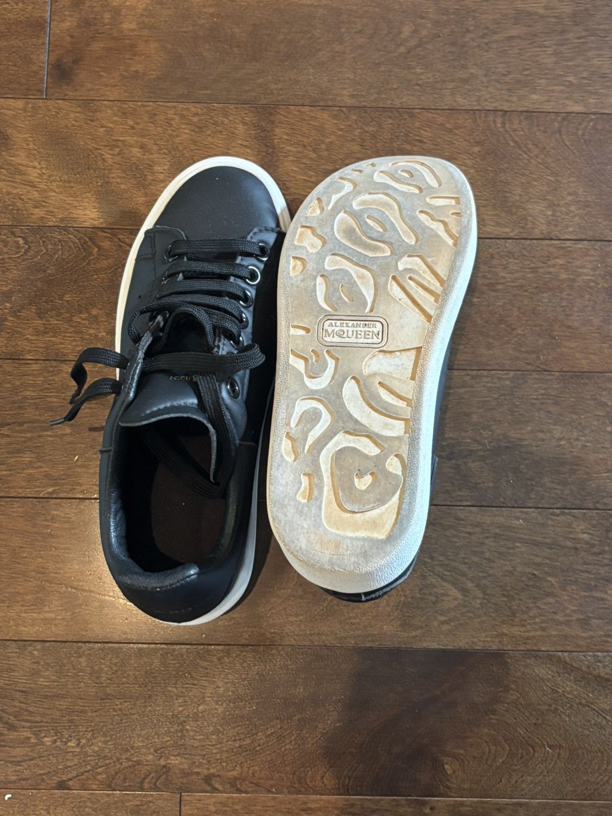 Alexander McQueen Alexander Mcqueen Sneakers Size US 8.5 / IT 38.5 - 2 Thumbnail