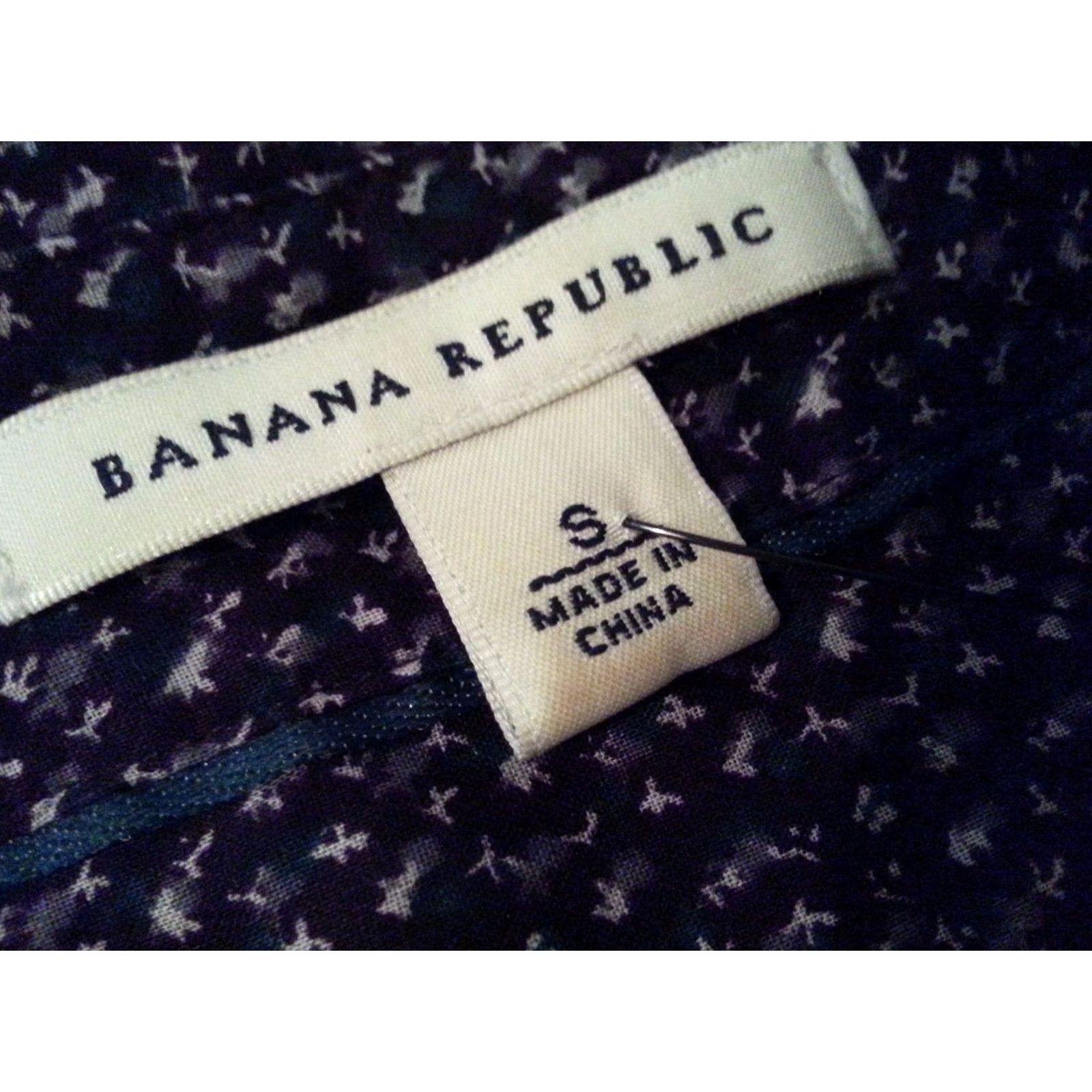 Banana Republic Womens Banana Republic Dress Shirt Blouse S Small Navy Blue Cotton Long Button Blouse Womens Small Navy Blue Cotton Banana Republic Shirt Size S / US 4 / IT 40 - 6 Thumbnail