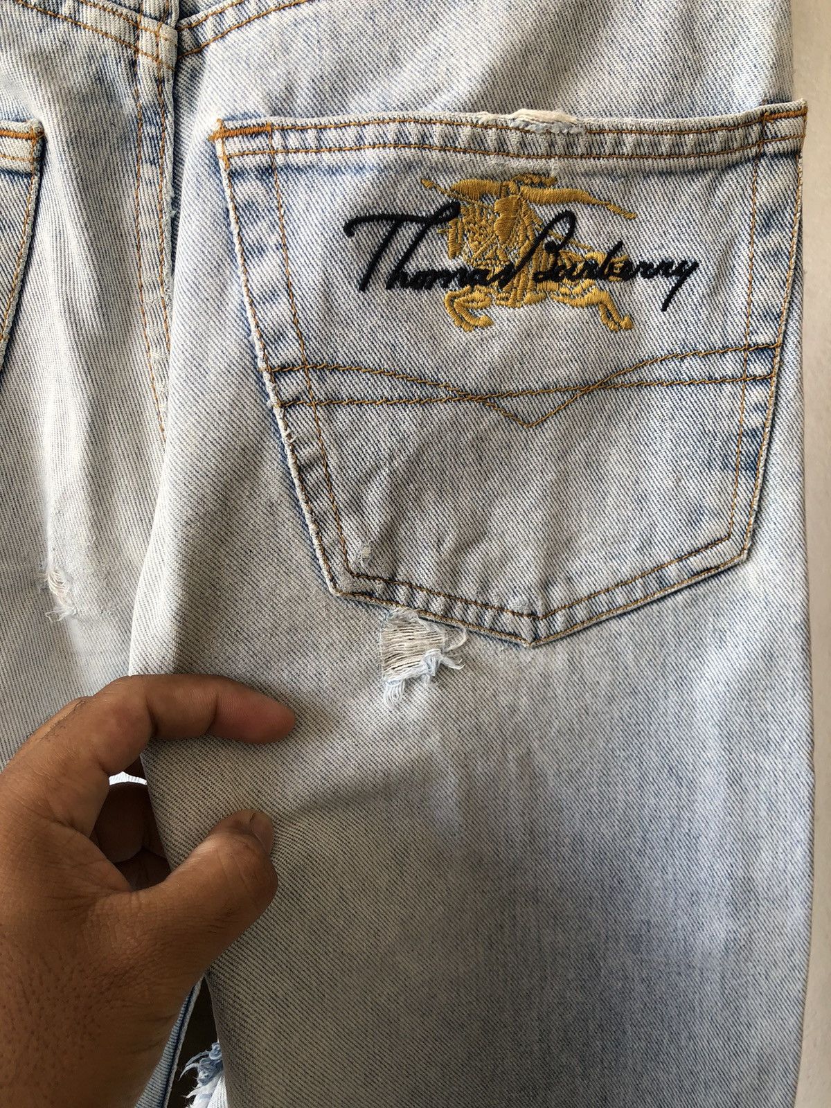 Burberry Vintage Burberry Distressed Denim Jeans Size 28" / US 6 / IT 42 - 10 Thumbnail