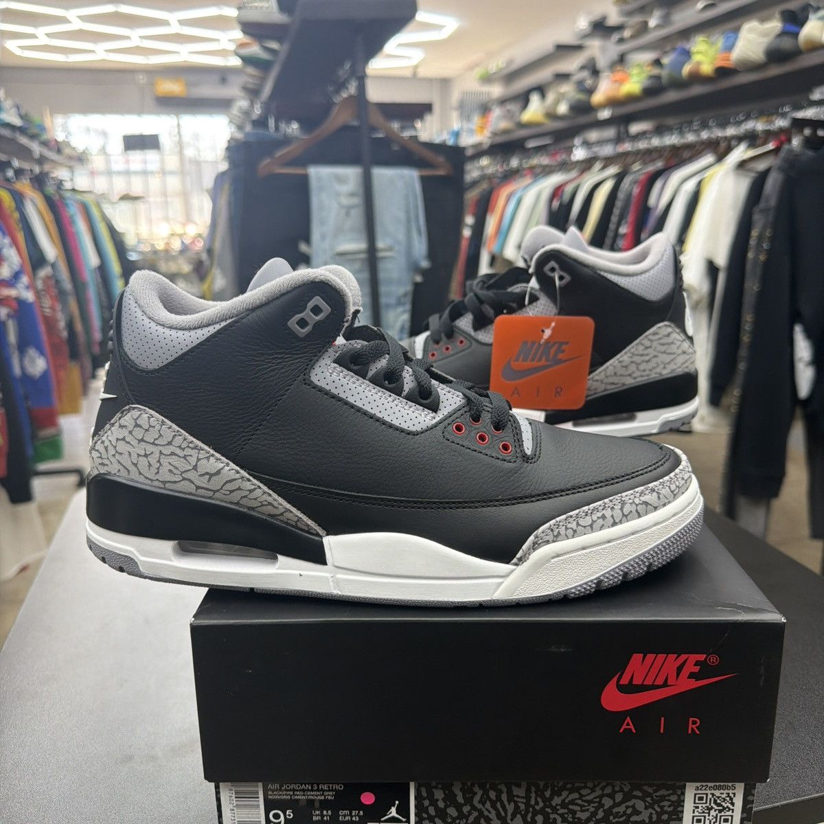 Jordan Brand Air Jordan 3 Retro OG 2024 Black Cement DN3707-010 Size 9.5 Size US 9.5 / EU 42-43 - 1 Thumbnail