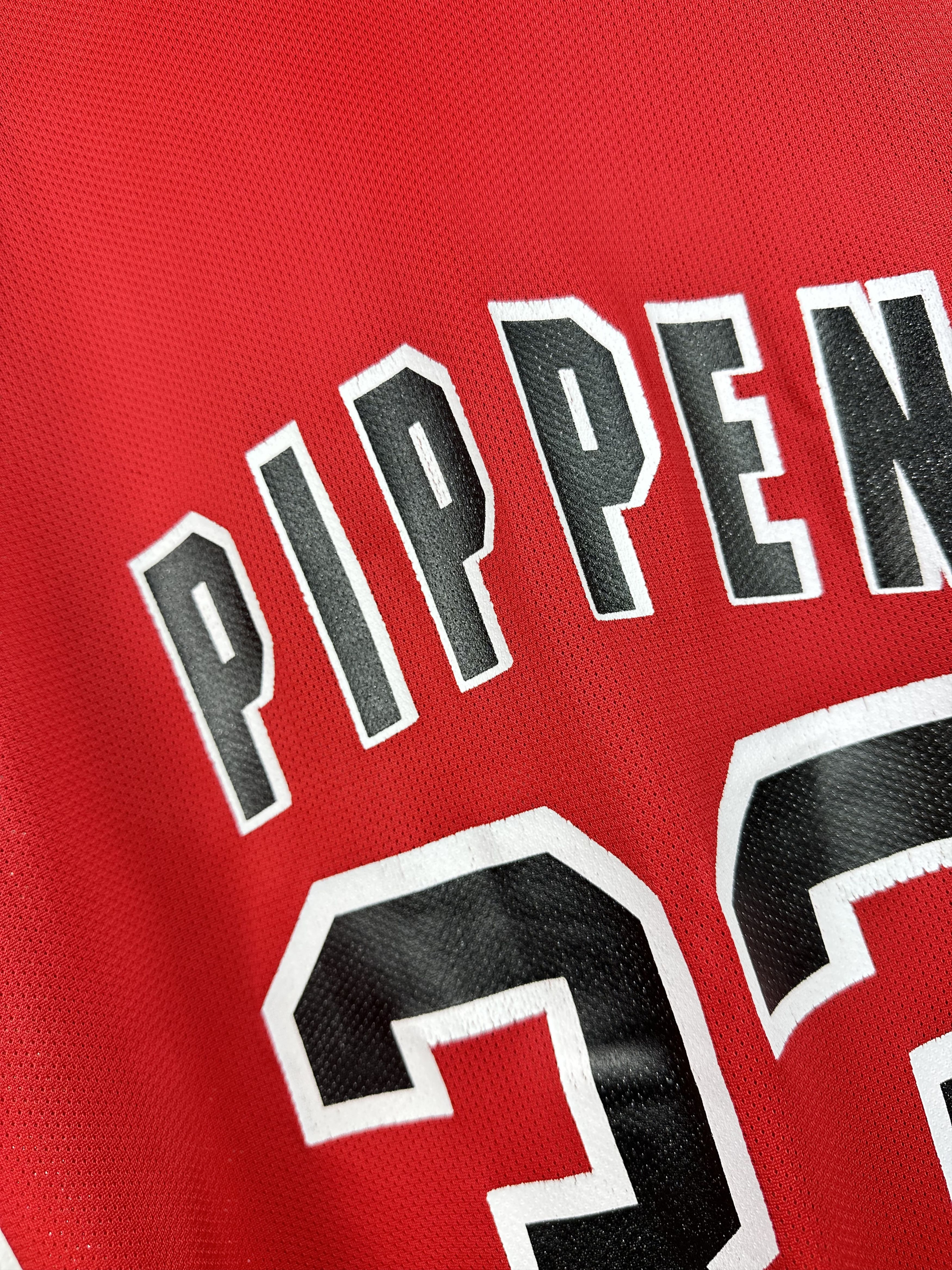 Champion × NBA × Vintage Vintage Pippen Chicago Bulls #33 Red Jersey NBA Rare Size US L / EU 52-54 / 3 - 15 Thumbnail