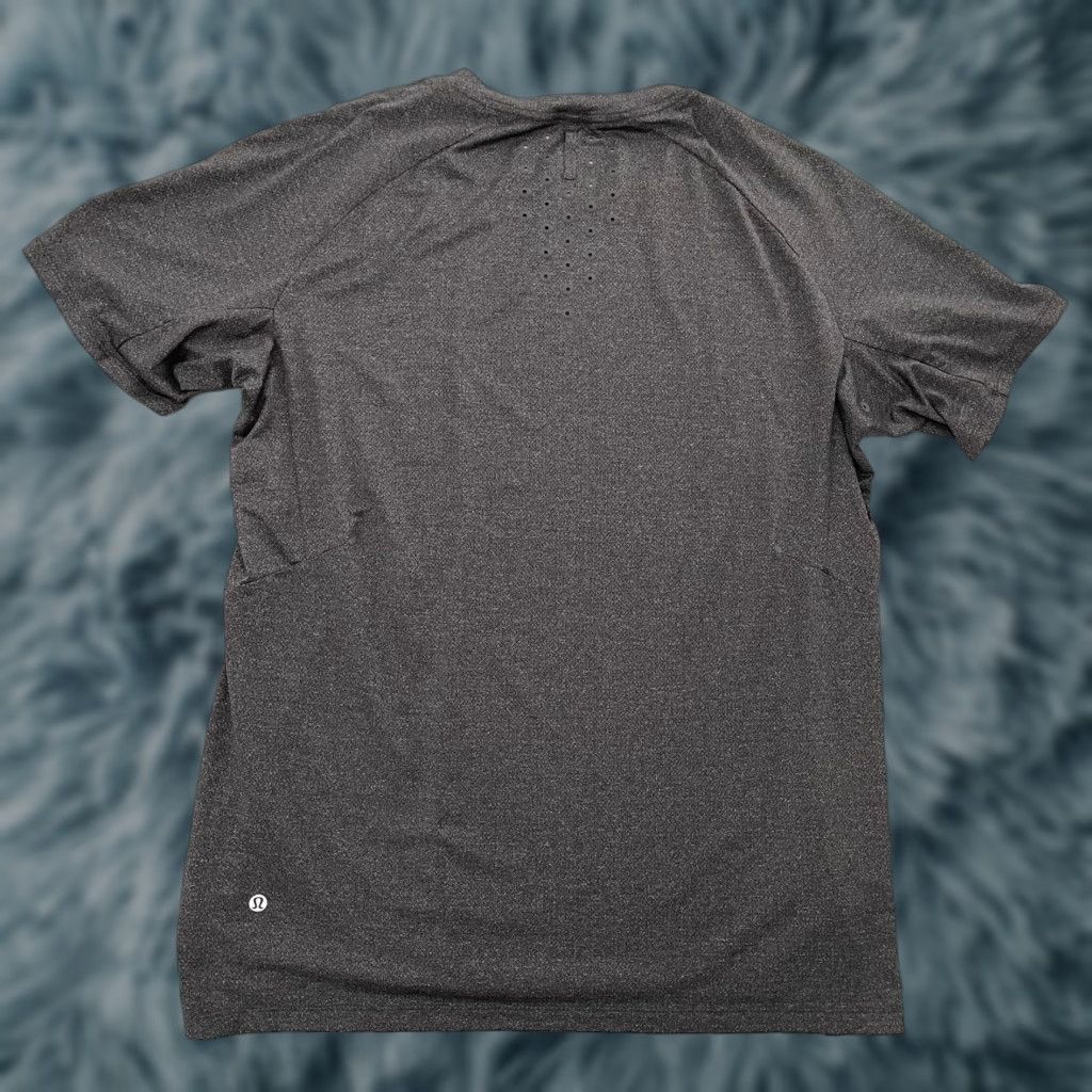 Lululemon Lululemon Shirt Mens Adult XL Gray All Terrain Short Sleeve Vents Gym Active Size US XL / EU 56 / 4 - 1 Thumbnail