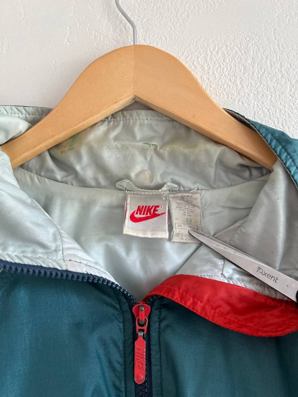 Nike Vintage Nike Just Do It Logo Light Nylon Track Jacket 90S Size US L / EU 52-54 / 3 - 14 Thumbnail