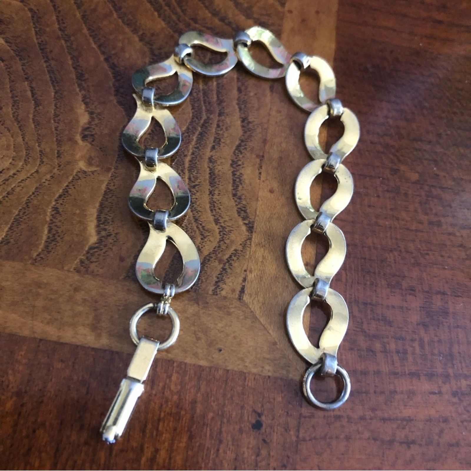 Vintage Vintage 70s gold plated teardrop swirl link bracelet Size ONE SIZE - 6 Thumbnail