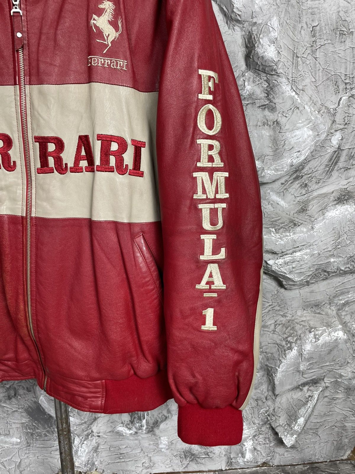 Ferrari Vintage Ferrari 1996 Formula 1 Rare Moto Leather Jacket Y2K Size US XL / EU 56 / 4 - 4 Thumbnail