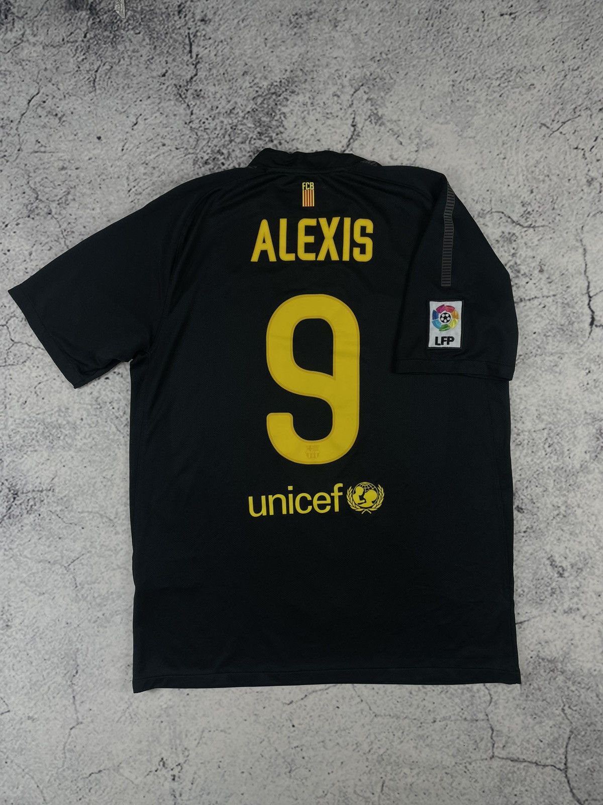 Nike Nike L FC Barcelona 11/12 Away Jersey Alexis Sánchez OG Size US L / EU 52-54 / 3 - 1 Thumbnail