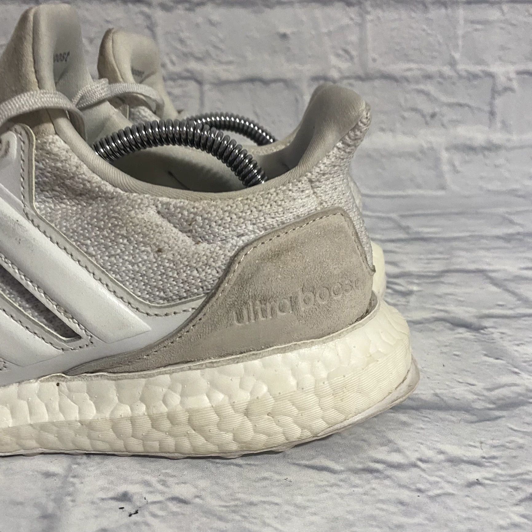 Adidas adidas UltraBoost DNA Cloud White Leather Grey Suede FW4904 Men’s Size 8.5 Size US 8 / EU 41 - 7 Thumbnail
