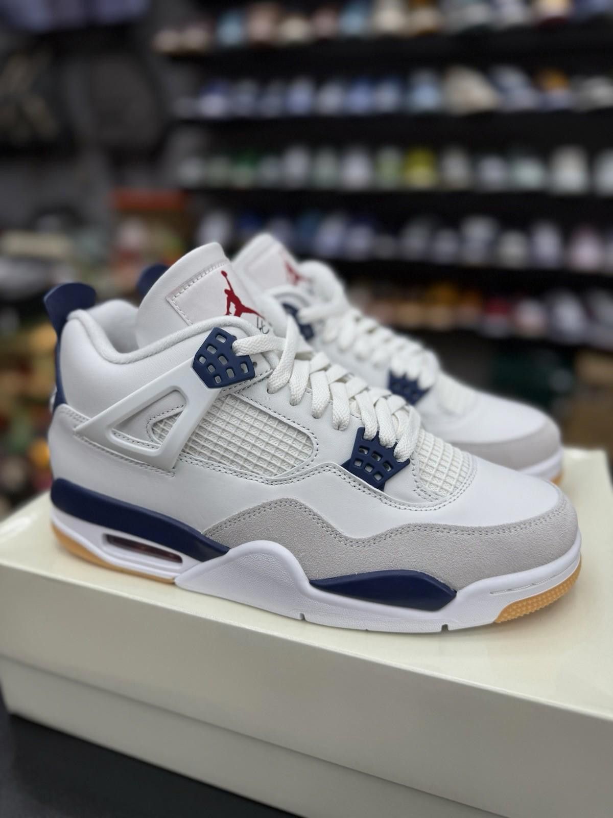 Jordan Brand Jordan 4 Navy SB Men’s Size 10 (DR5415-100) Brand NEW Size US 10 / EU 43 - 4 Thumbnail