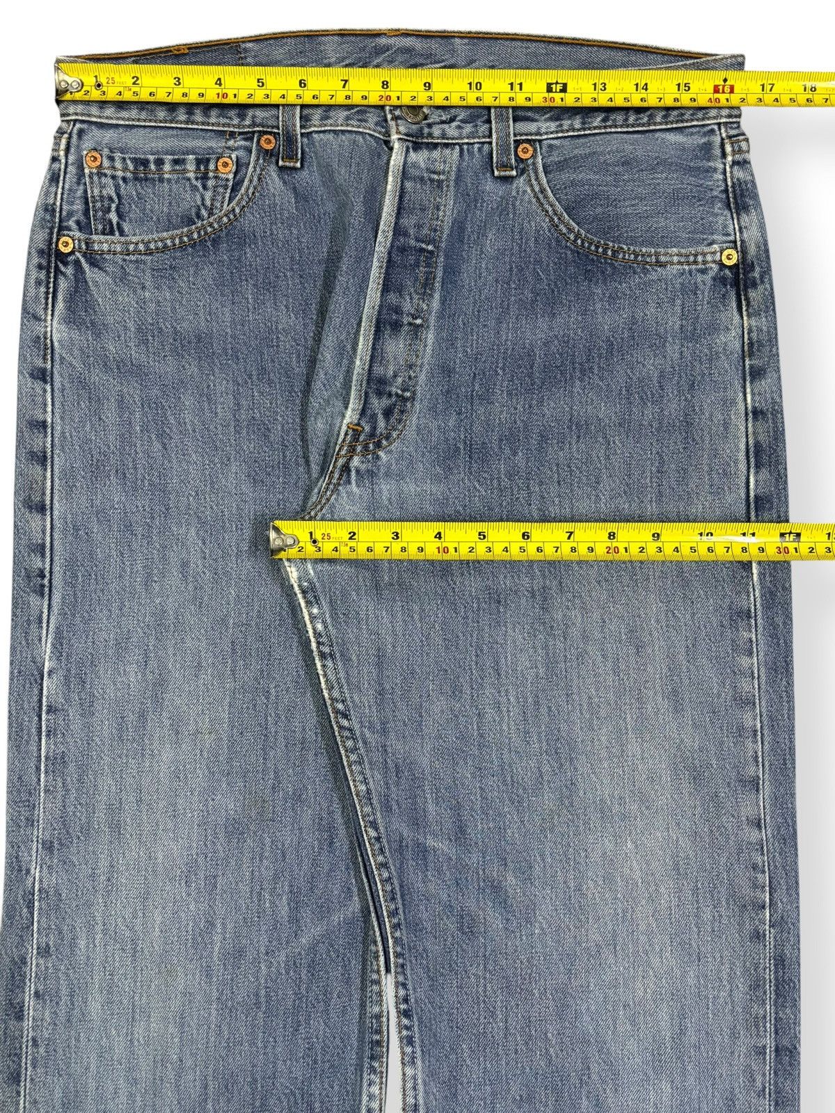 Levi's Vintage 90s Levis 501 Blue Wash Button Fly Distressed Jeans Size US 33 - 15 Thumbnail