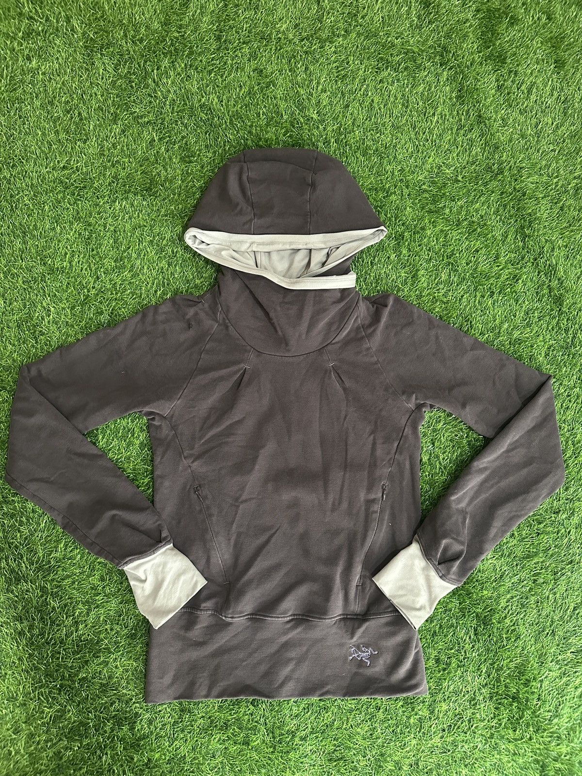 Arc'teryx Arcteryx womens athletic pull over hoodie size small Size S / US 4 / IT 40 - 1 Thumbnail