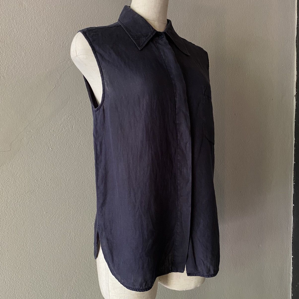 Max Mara MAX MARA Black Sleeveless Button-Up Shirt Size M / US 6-8 / IT 42-44 - 16 Thumbnail